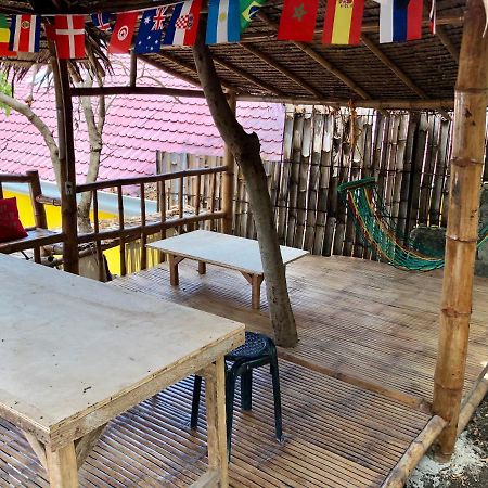 Lionfish Backpackers Malapascua (Adults Only) Hostel ภายนอก รูปภาพ