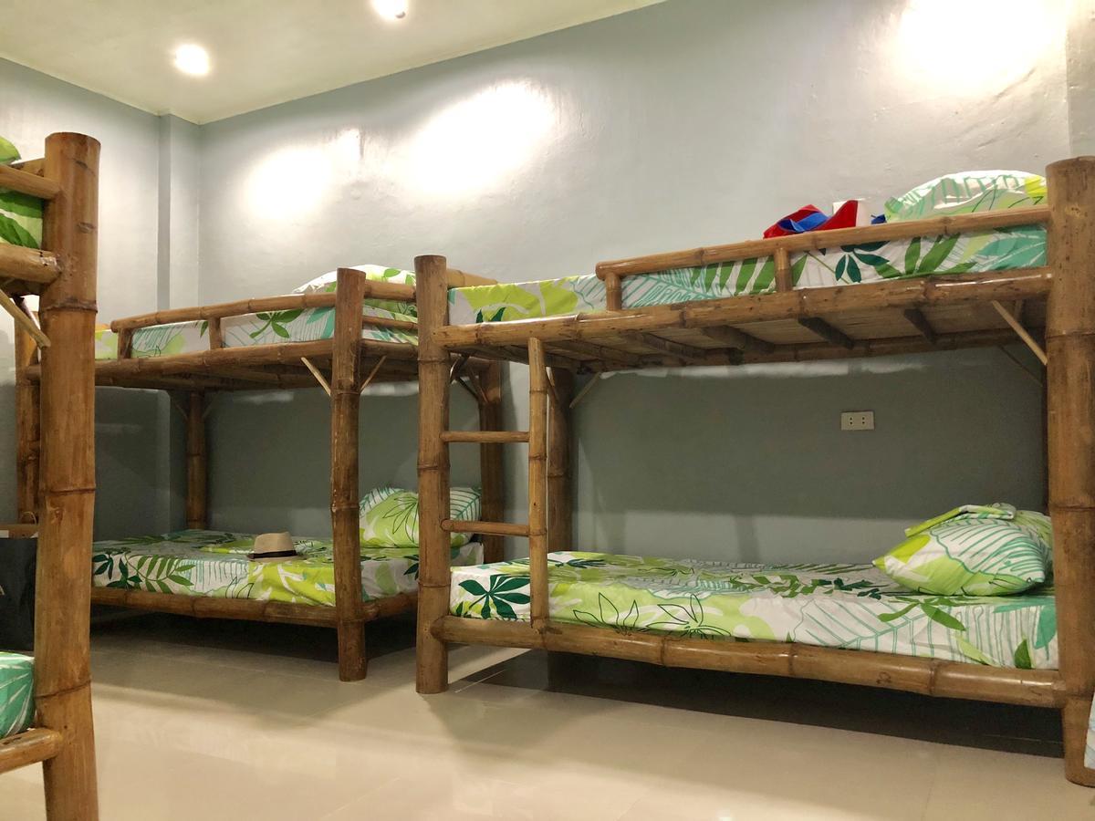 Lionfish Backpackers Malapascua (Adults Only) Hostel ภายนอก รูปภาพ