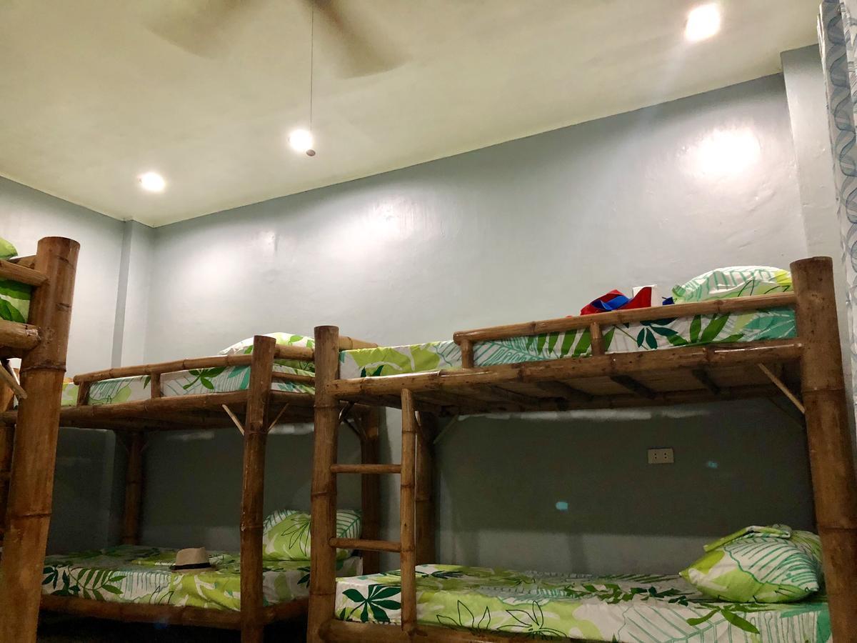 Lionfish Backpackers Malapascua (Adults Only) Hostel ภายนอก รูปภาพ