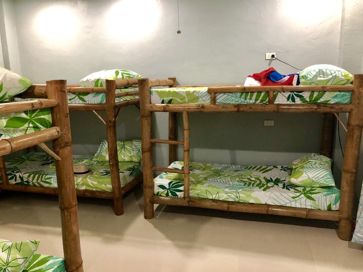 Lionfish Backpackers Malapascua (Adults Only) Hostel ภายนอก รูปภาพ