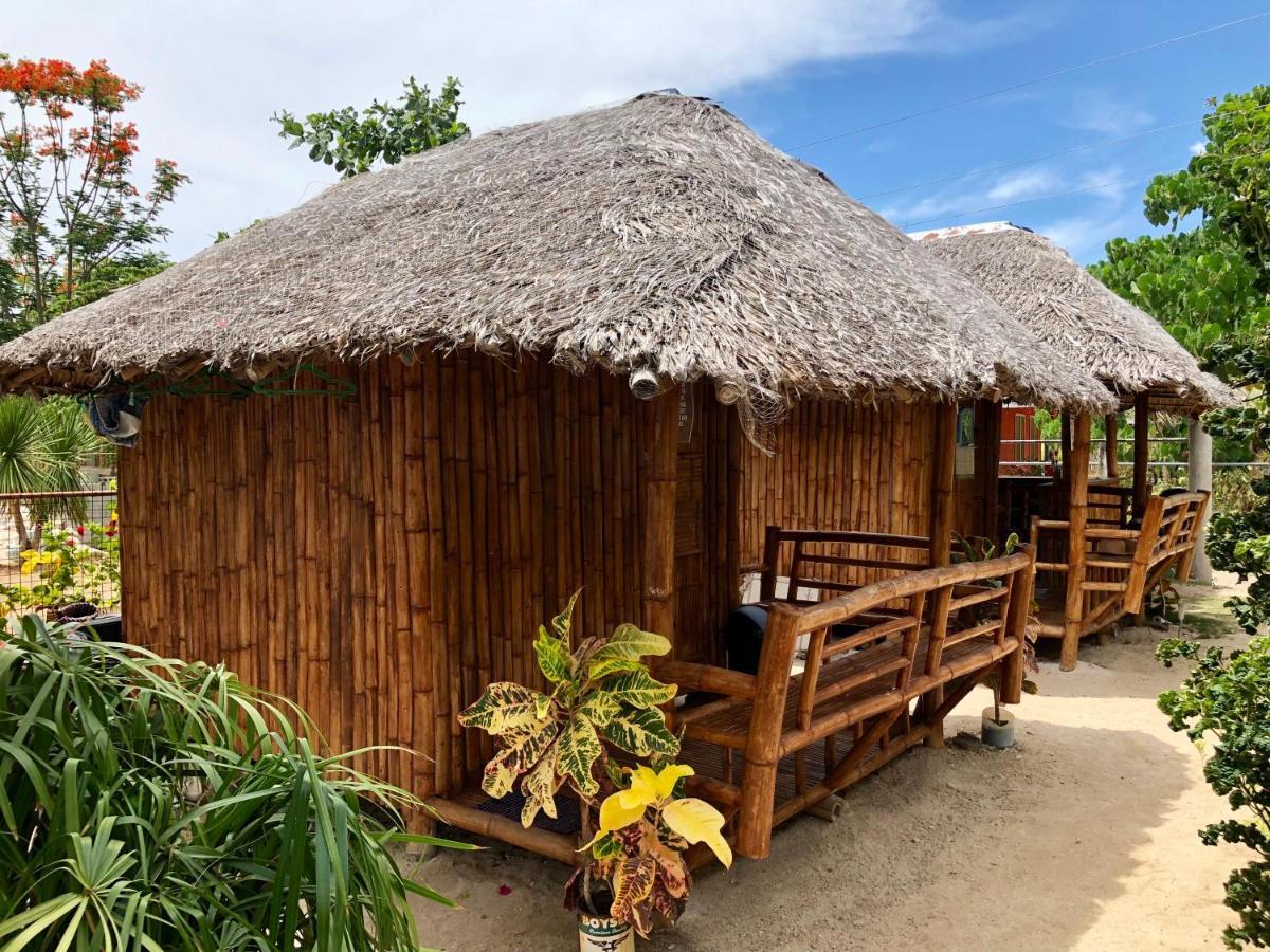 Lionfish Backpackers Malapascua (Adults Only) Hostel ภายนอก รูปภาพ