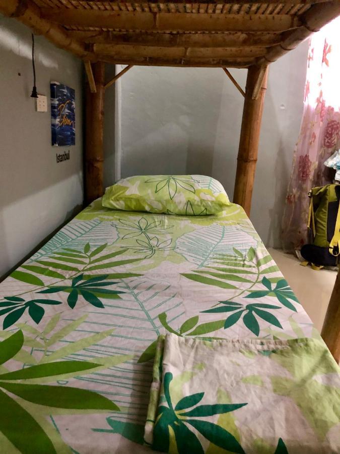 Lionfish Backpackers Malapascua (Adults Only) Hostel ภายนอก รูปภาพ